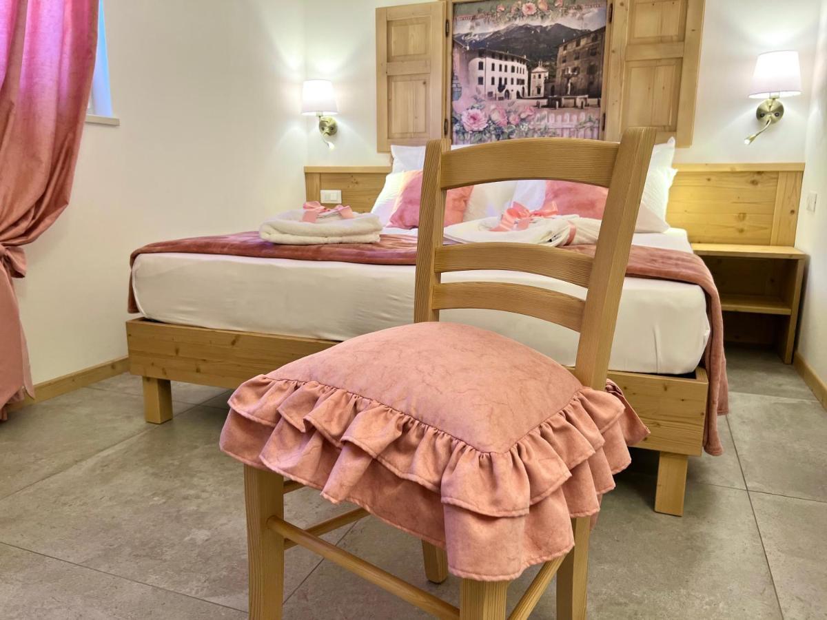 La Finestra Sul Giardino - B&B Cavedine ภายนอก รูปภาพ