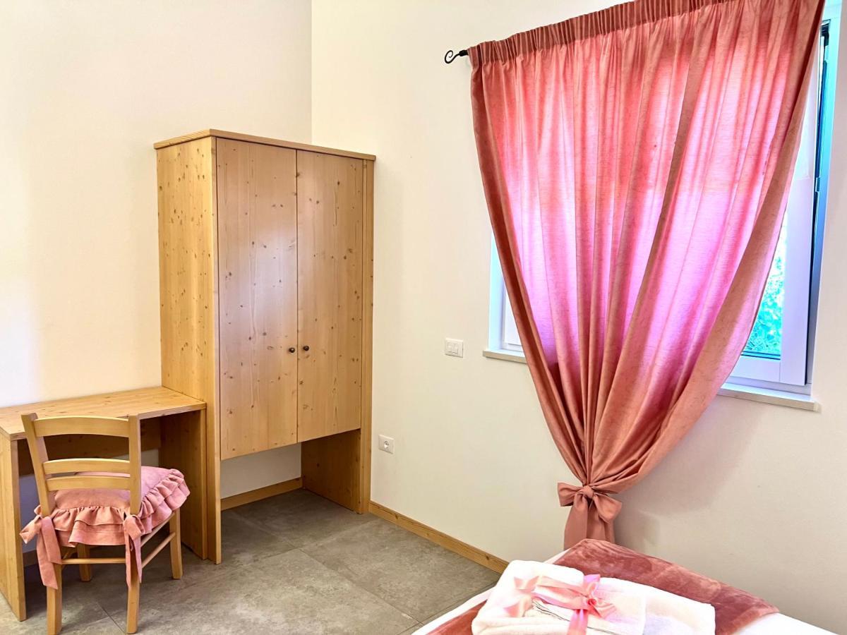 La Finestra Sul Giardino - B&B Cavedine ภายนอก รูปภาพ