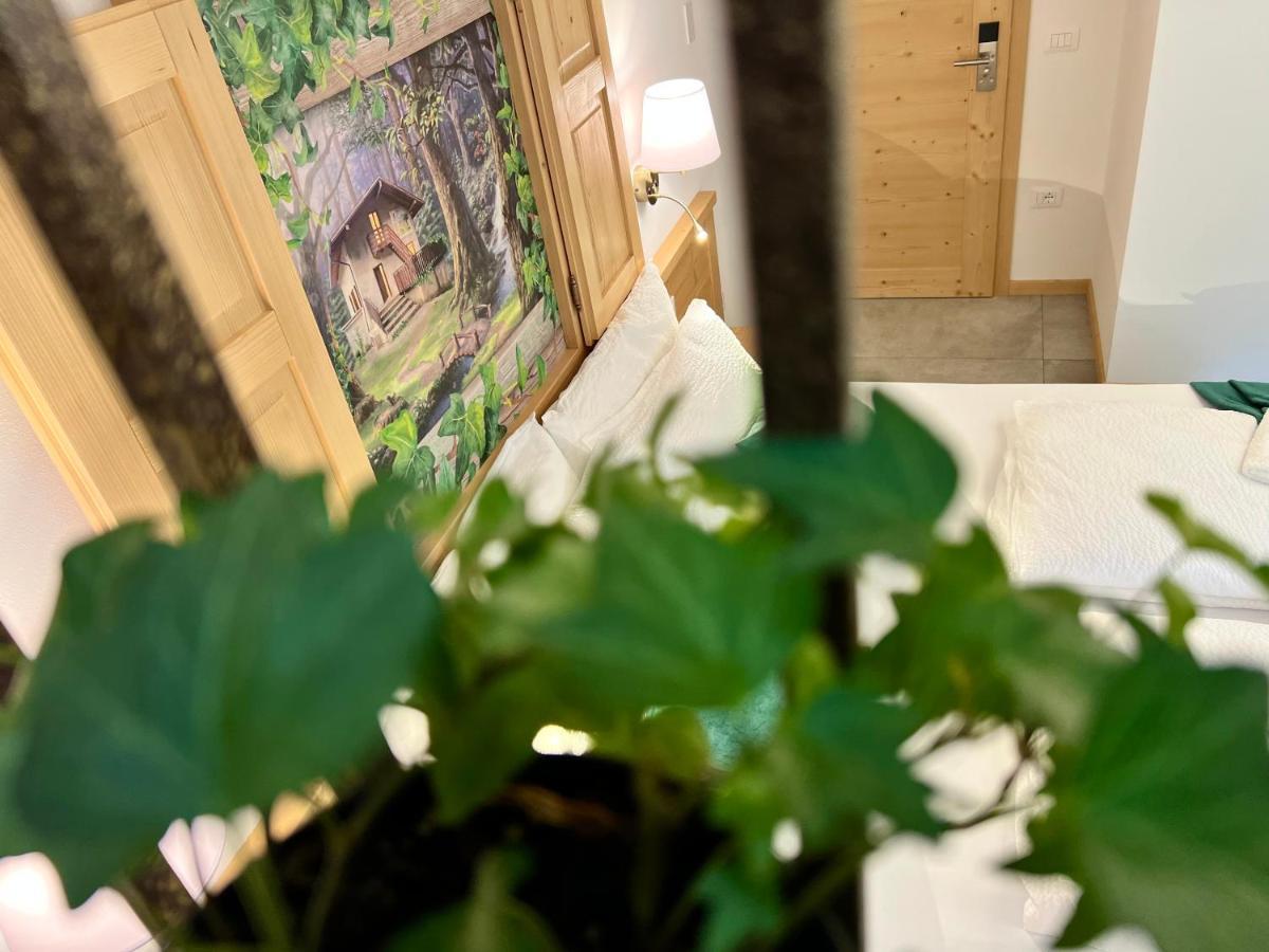 La Finestra Sul Giardino - B&B Cavedine ภายนอก รูปภาพ