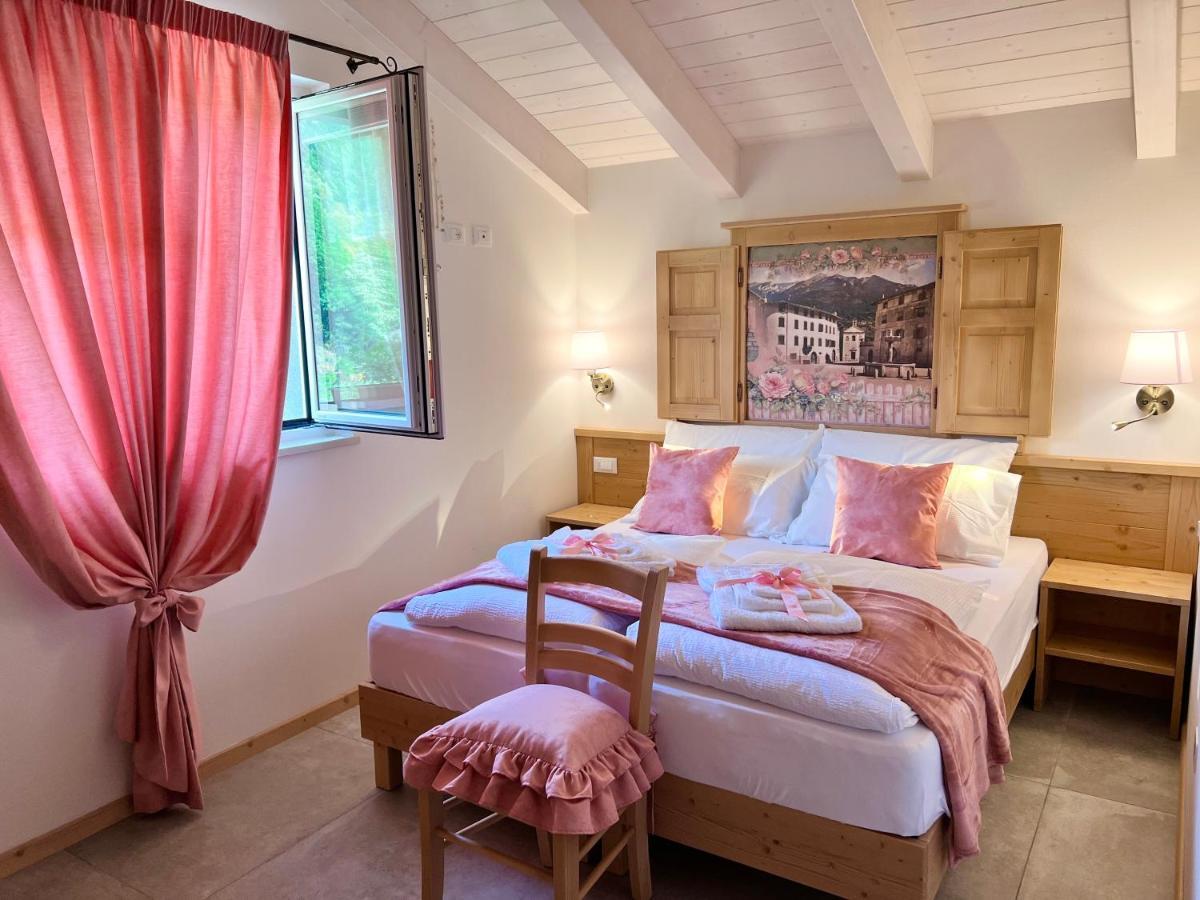 La Finestra Sul Giardino - B&B Cavedine ภายนอก รูปภาพ